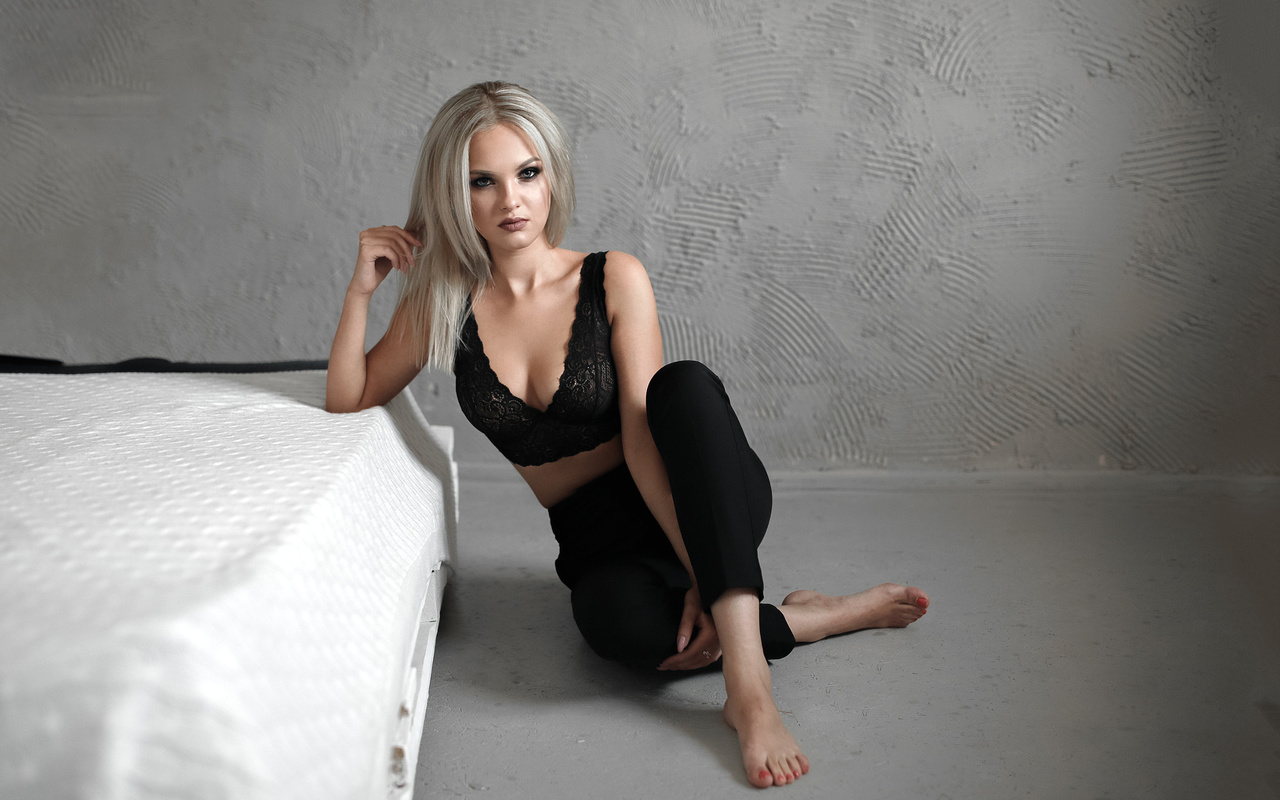 women, blonde, bed, pants, red nails, lingerie, black clothing, sitting, on the floor, brunette, wall