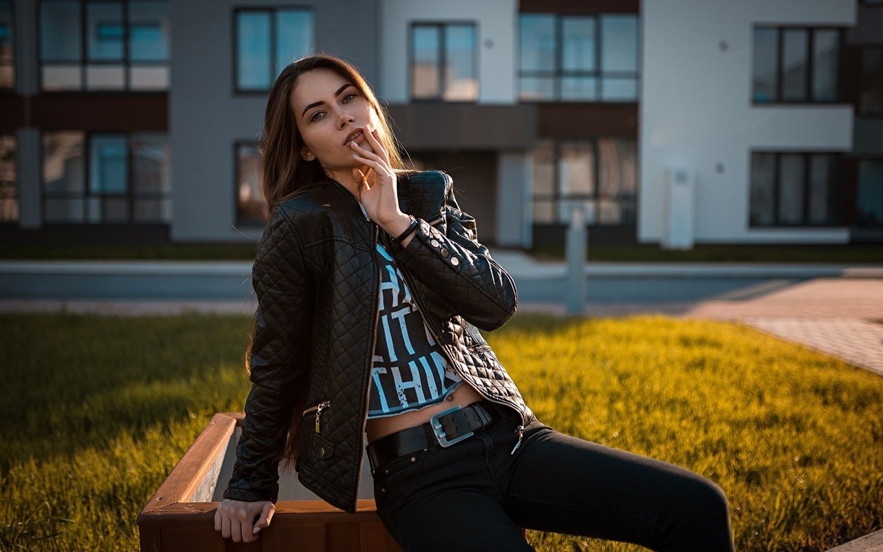 women, portrait, leather jackets, women outdoors, depth of field, black clothing, sitting, finger on lips