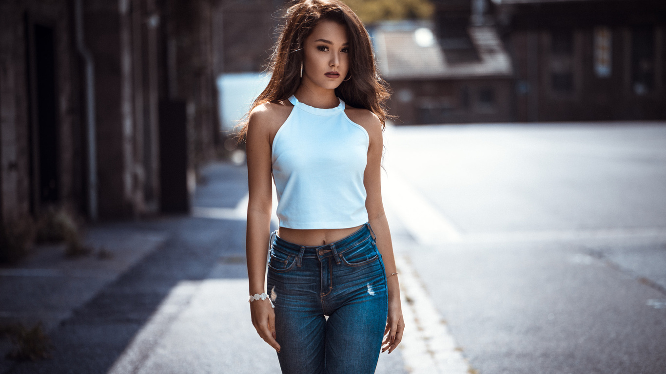 women, depth of field, portrait, the gap, women outdoors, jeans, tanned