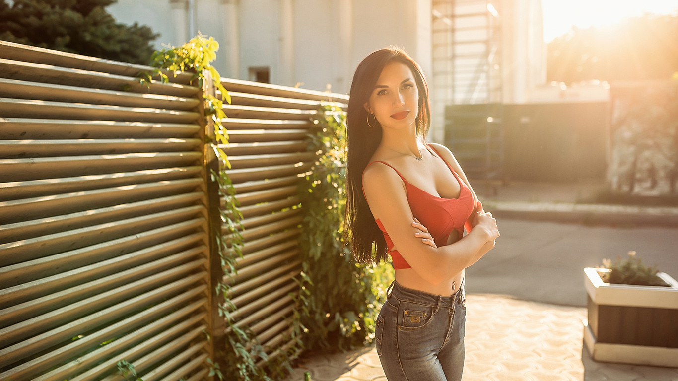 women, jeans, portrait, arms crossed, belly, pierced navel, necklace, depth of field, long hair, women outdoors