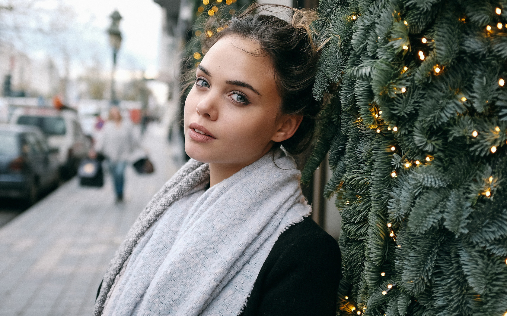 women, portrait, face, women outdoors, depth of field, scarf