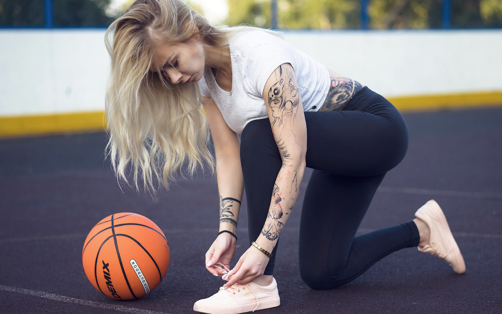 women, blonde, ball, sneakers, tattoo, yoga pants, necklace, depth of field, women outdoors