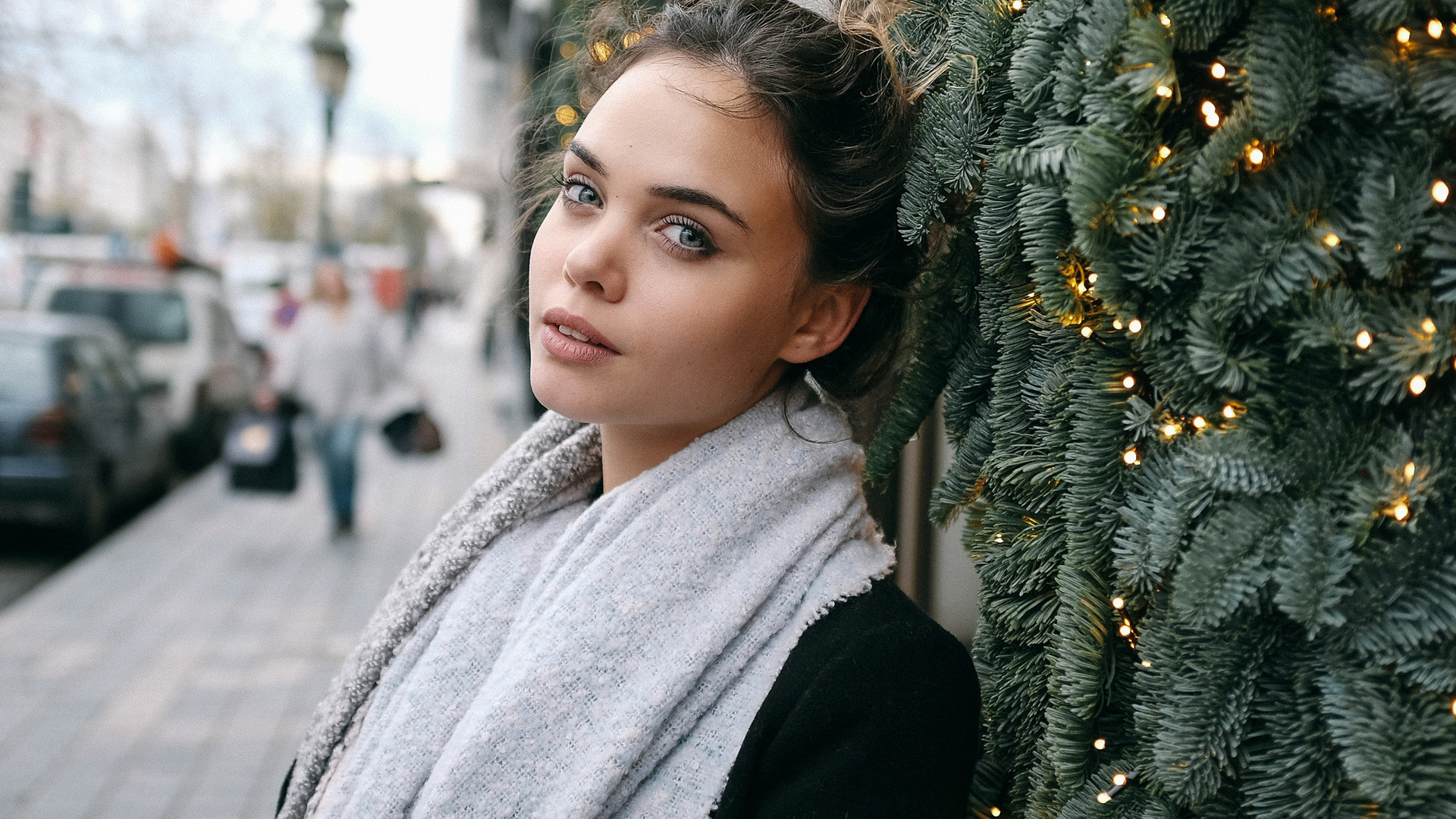 women, portrait, face, women outdoors, depth of field, scarf