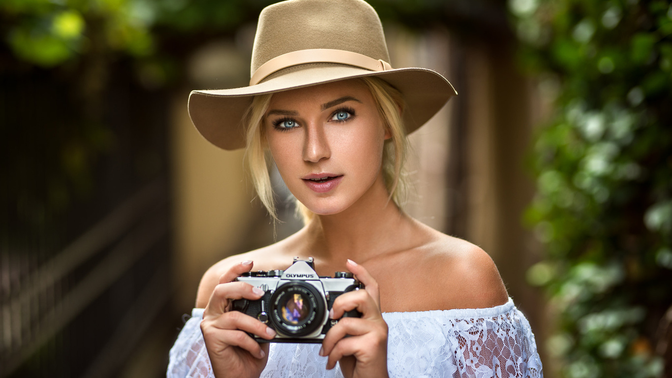 women, hat, blonde, camera, tanned, portrait, depth of field, blue eyes, 