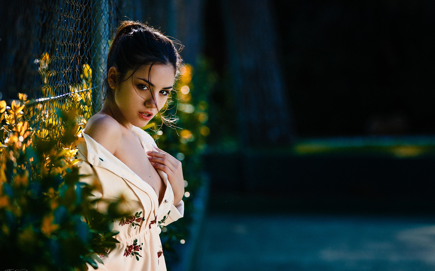 women, delaia gonzalez, portrait, depth of field, boobs