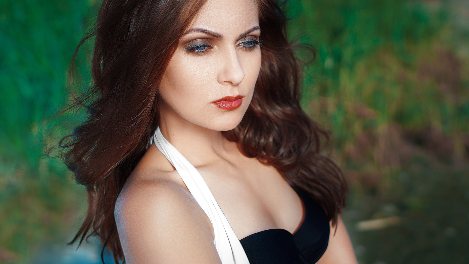 women, face, portrait, depth of field, blue eyes, red lipstick, looking away, alexander drobkov