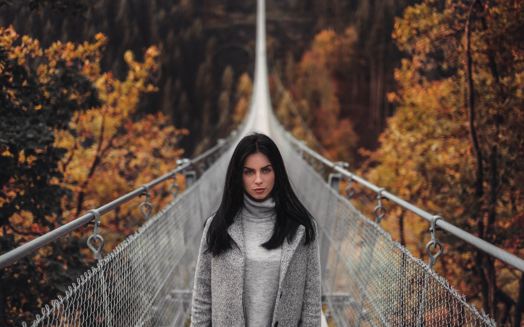 women, marlen valderrama alvarez, portrait, martin kuhn, bridge, depth of field, women outdoors