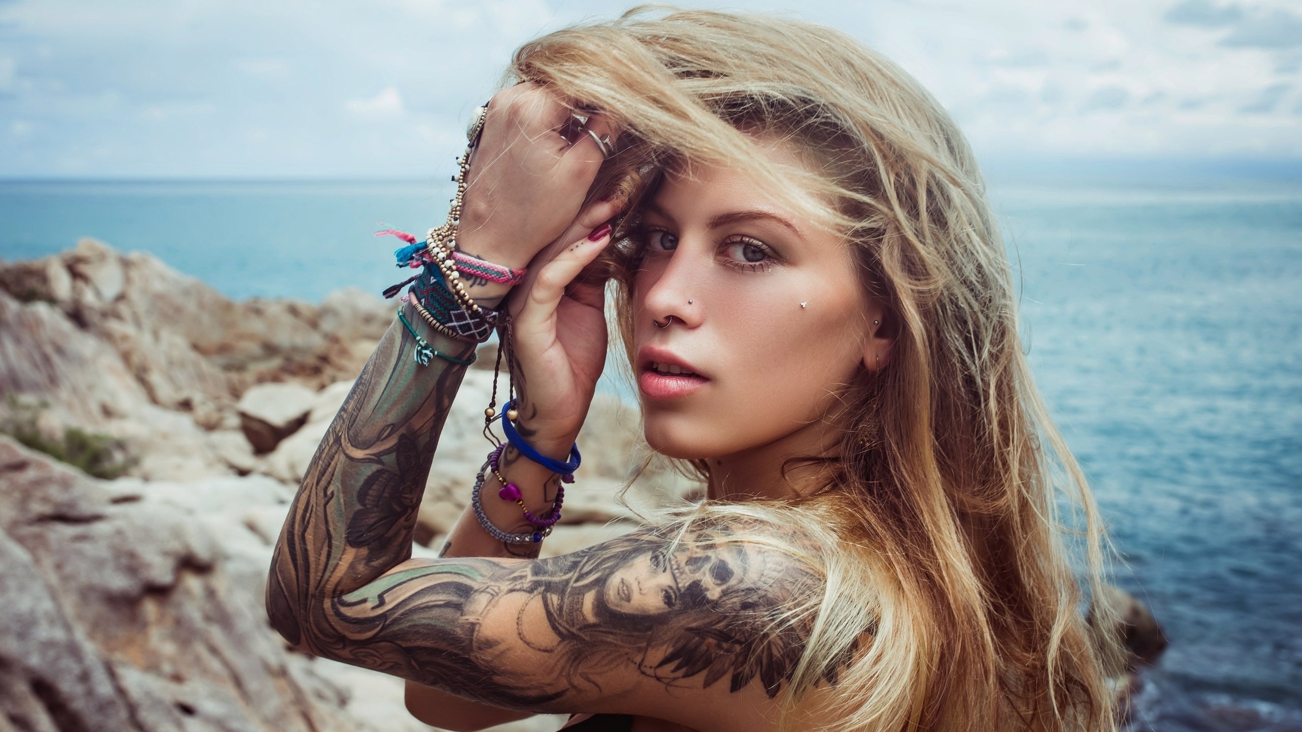 women, blonde, nose rings, pierced nose, bikini top, tattoo, sea, painted nails, women outdoors, tanned