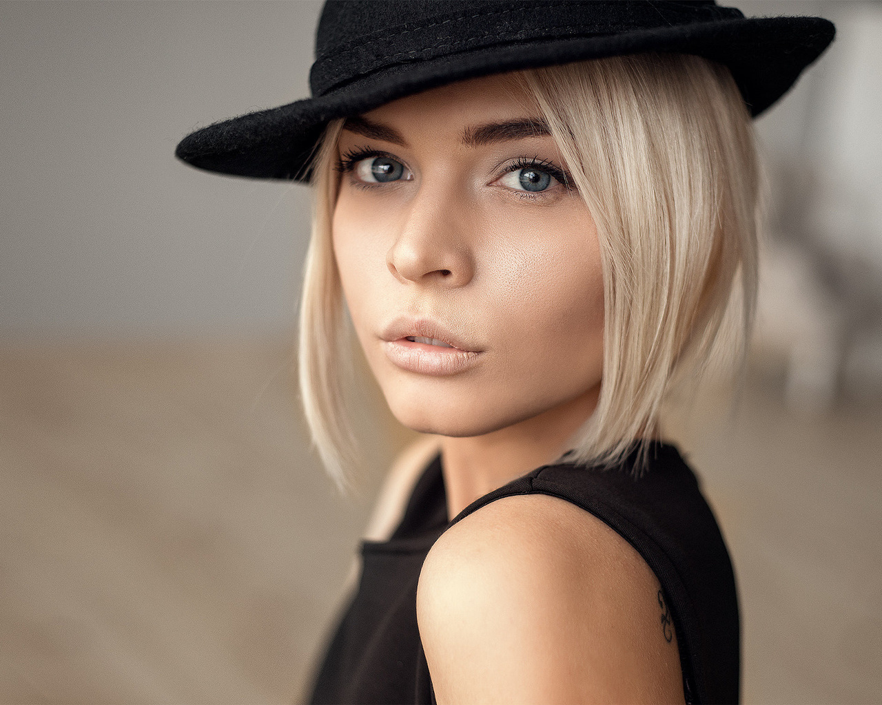 women, blonde, hat, tattoo, face, portrait