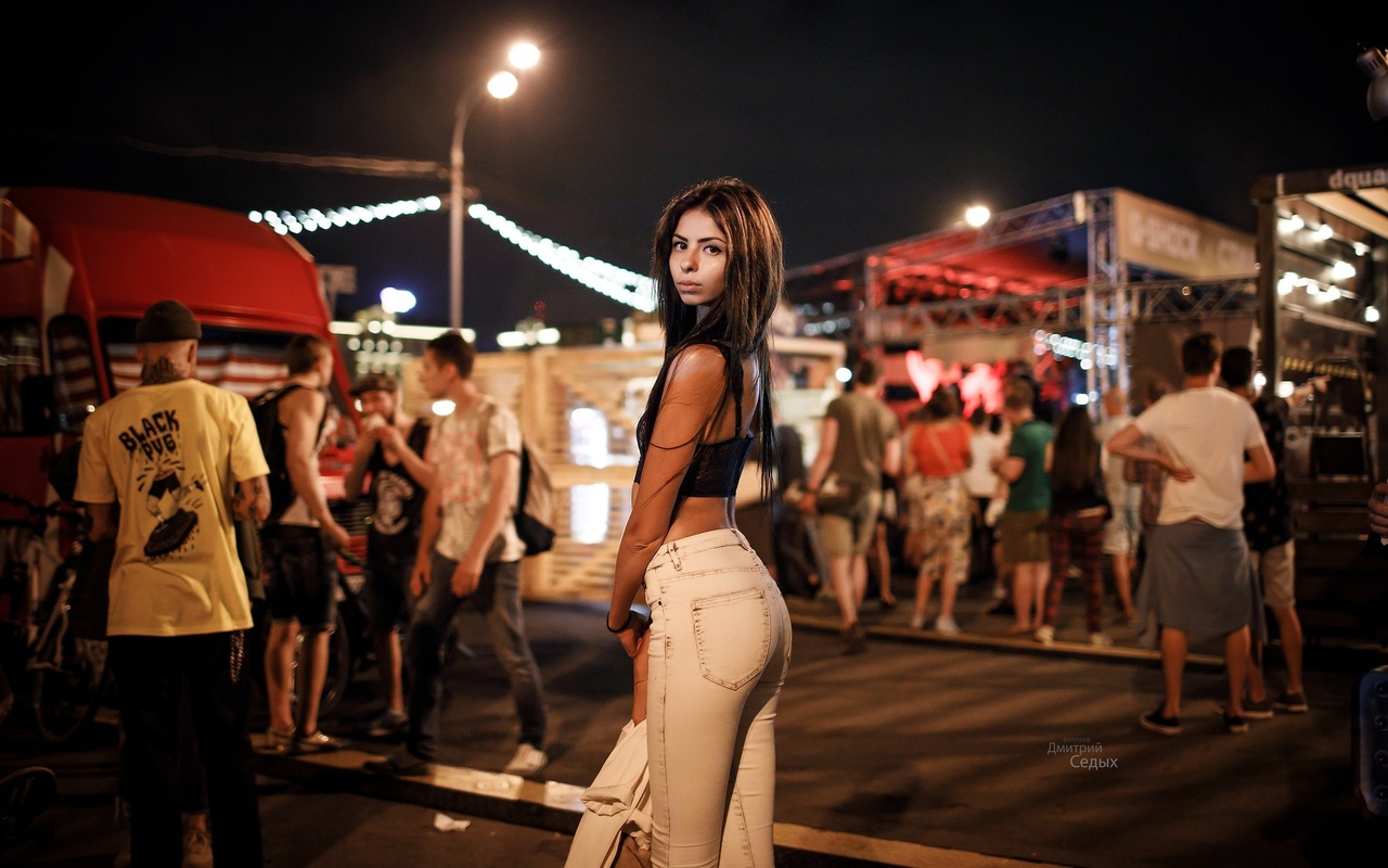 women, tanned, portrait, women outdoors, jeans, depth of field, , 