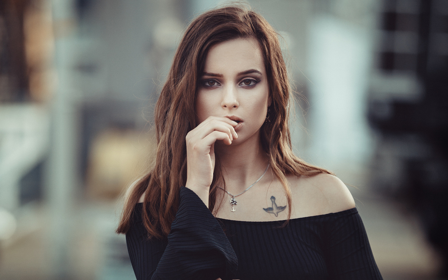 women, portrait, tattoo, finger on lips, necklace, depth of field, paul keur