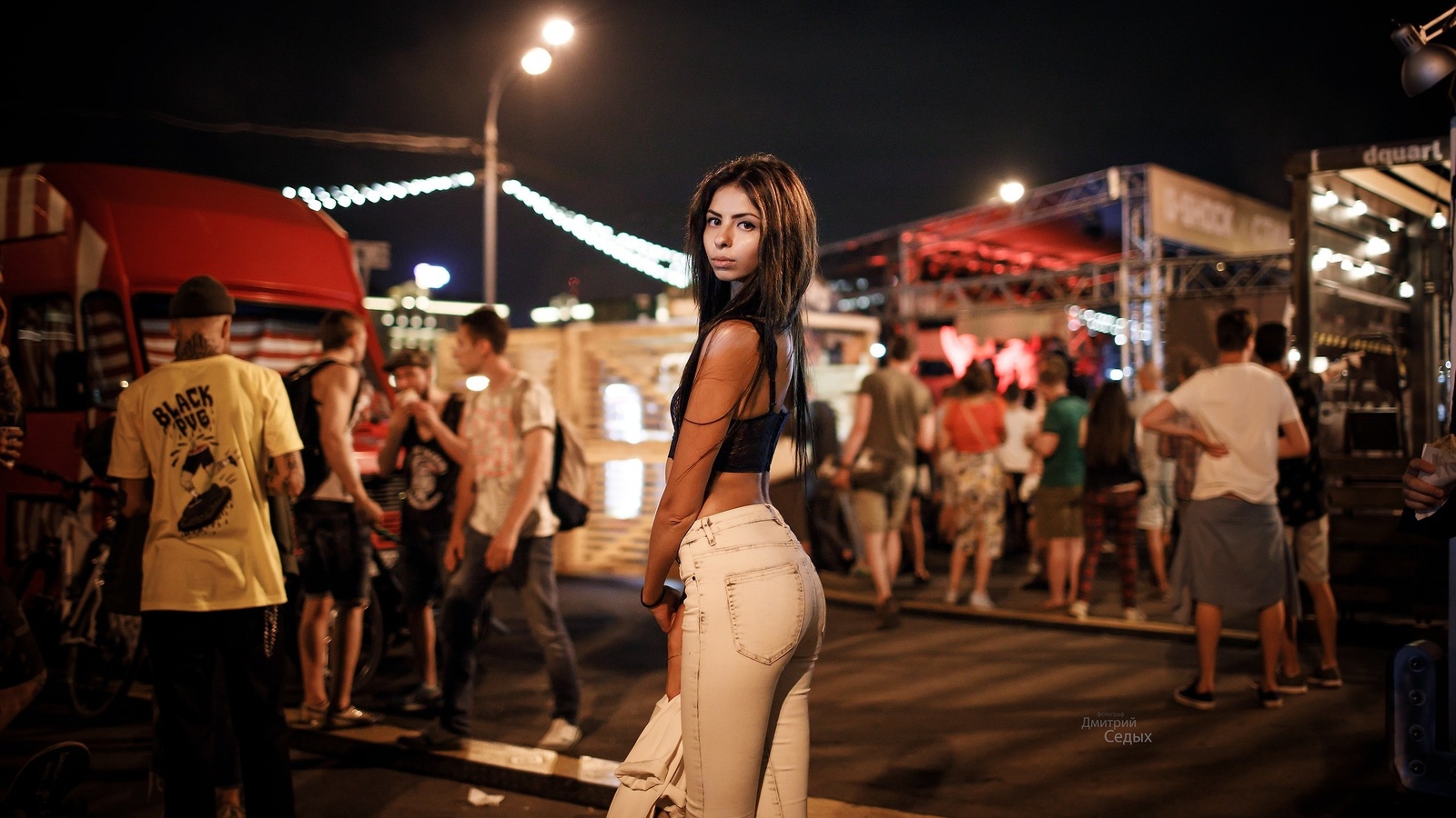 women, tanned, portrait, women outdoors, jeans, depth of field, , 