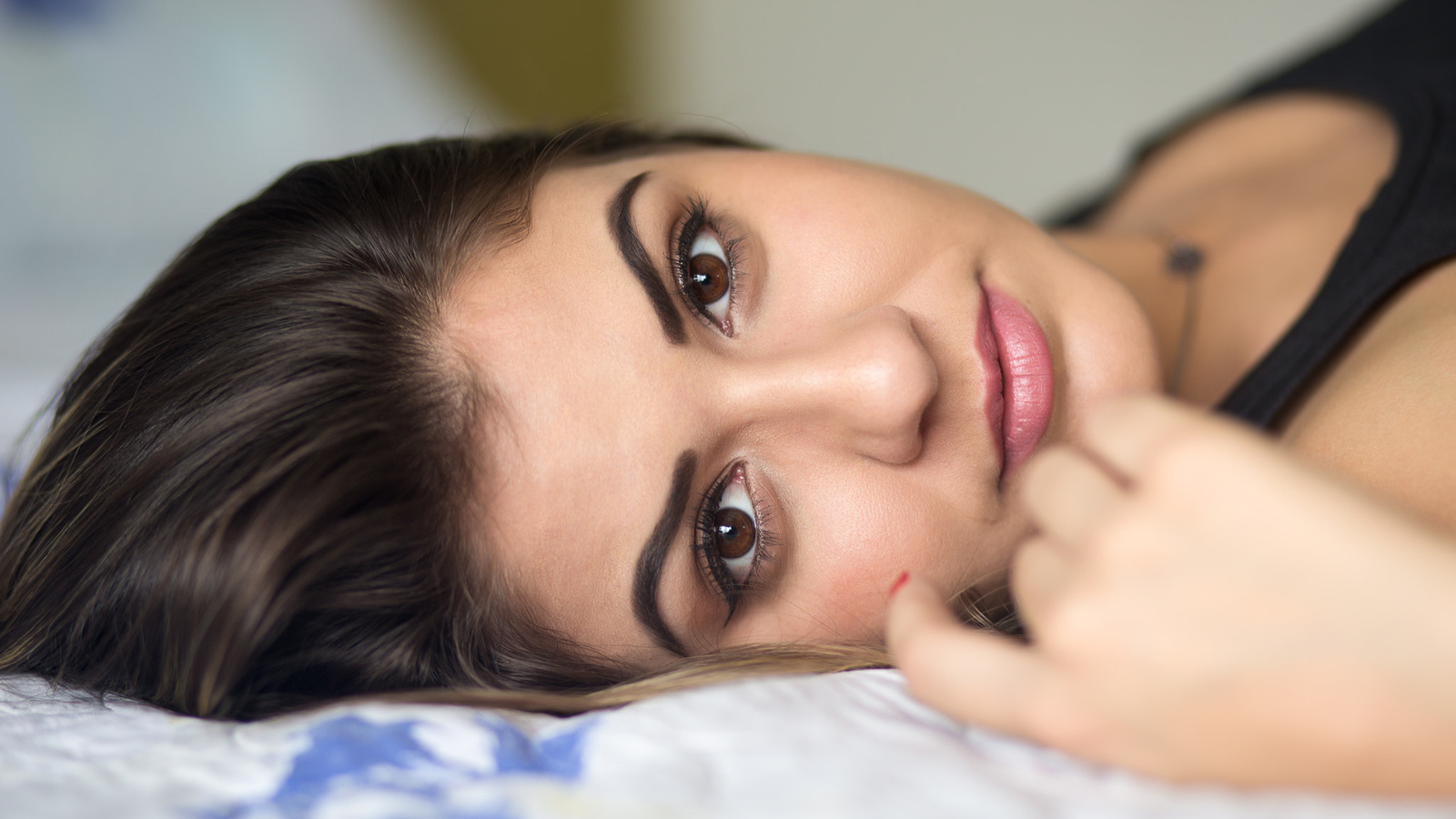 women, smiling, depth of field, face, portrait, eyeliner, red nails, , , , , , , rodrigo monteiro