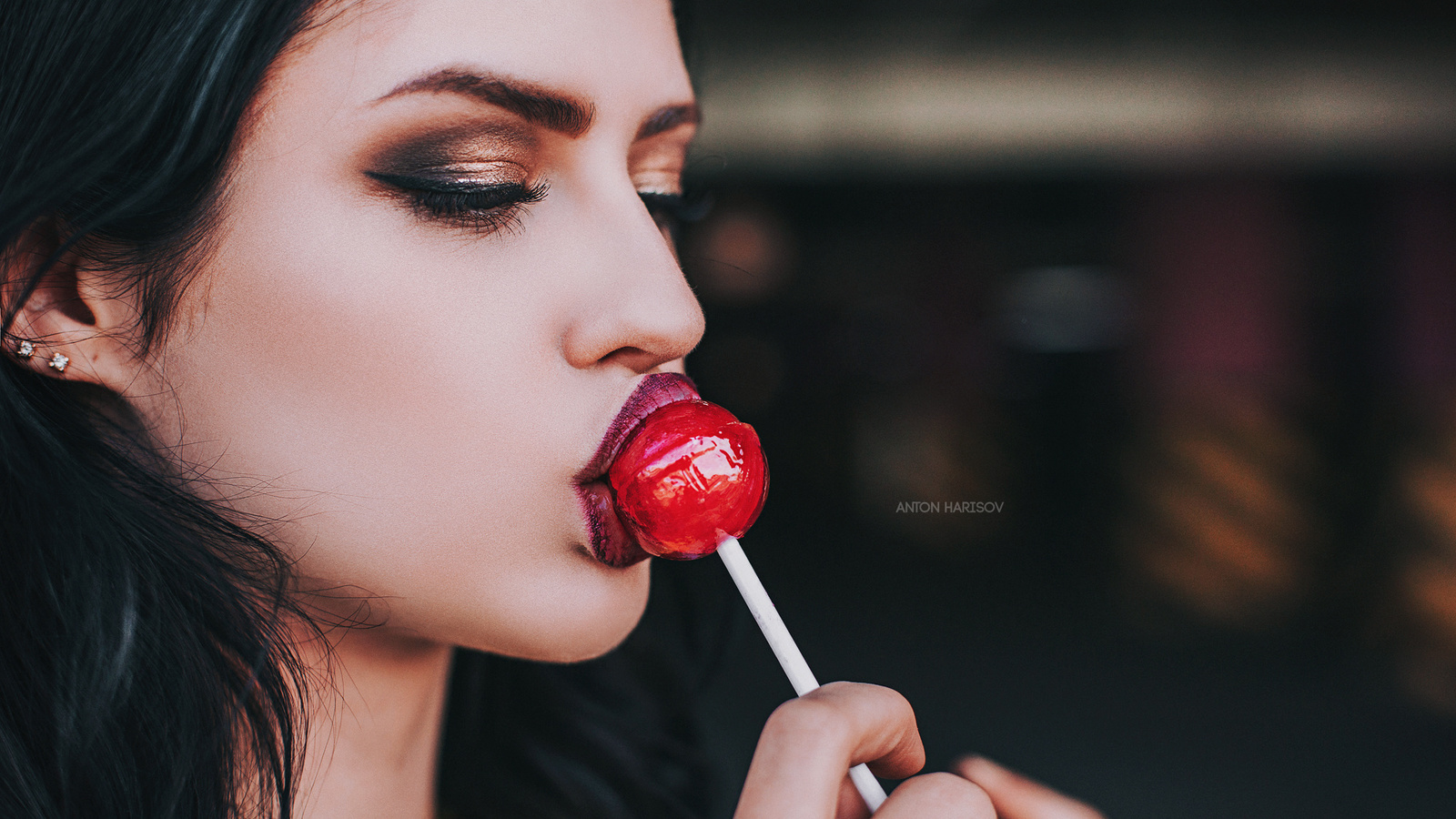 women, face, lollipop, anton harisov, fotoshi toshi, portrait, depth of field, eyeliner, makeup, inna shcheglevatova