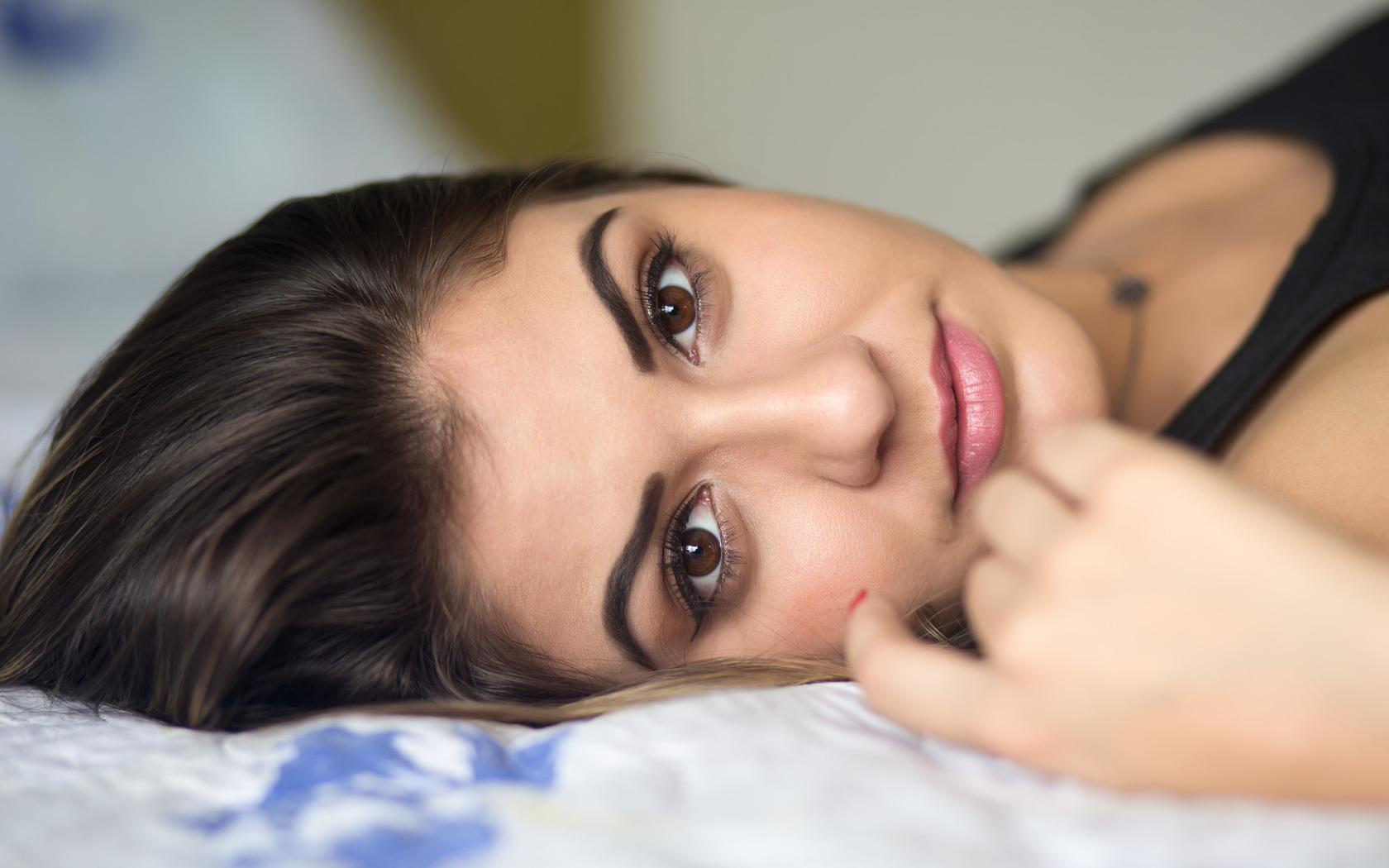 women, smiling, depth of field, face, portrait, eyeliner, red nails, , , , , , , rodrigo monteiro