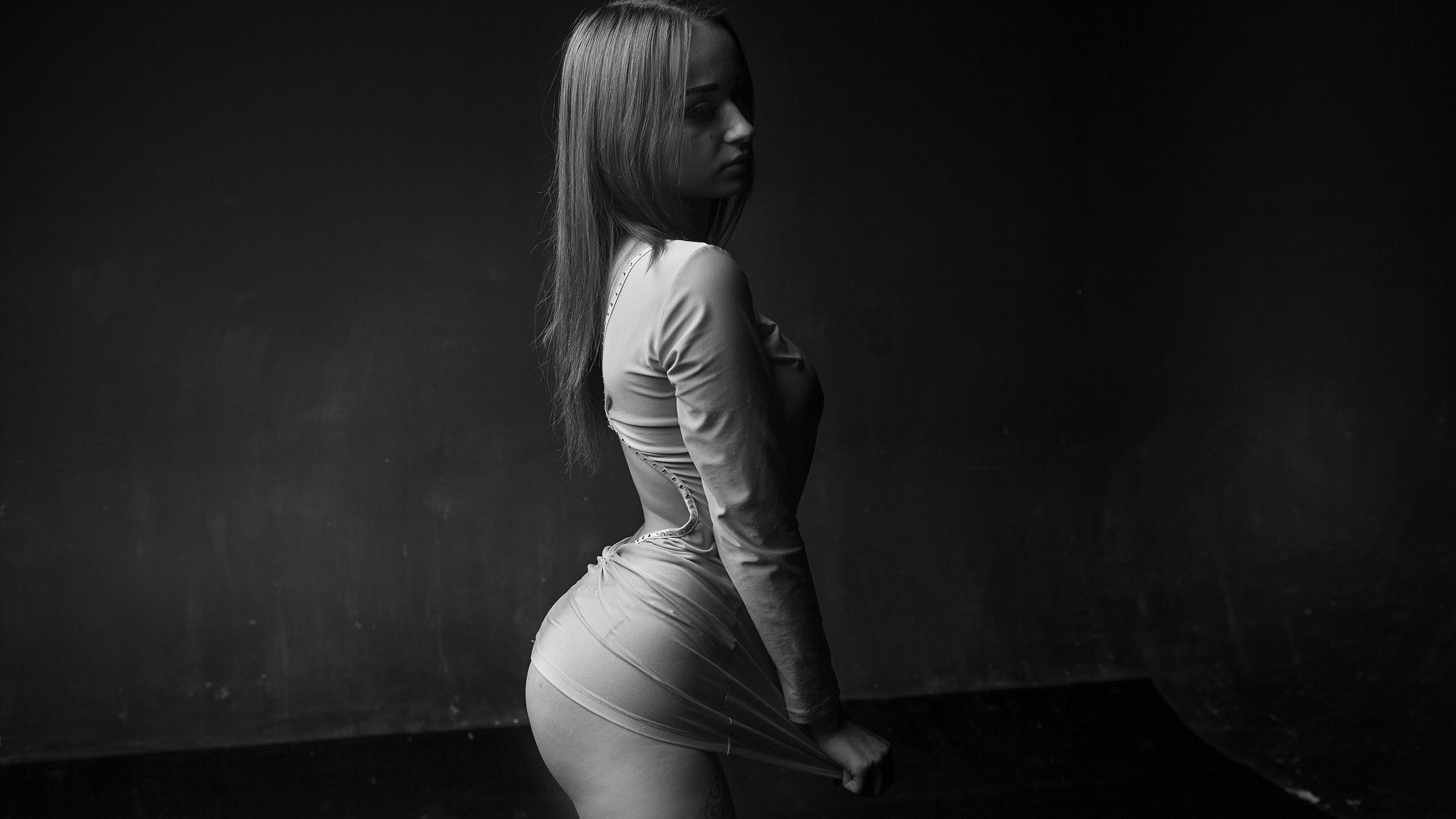 women, monochrome, ass, dress, looking away, portrait, wall