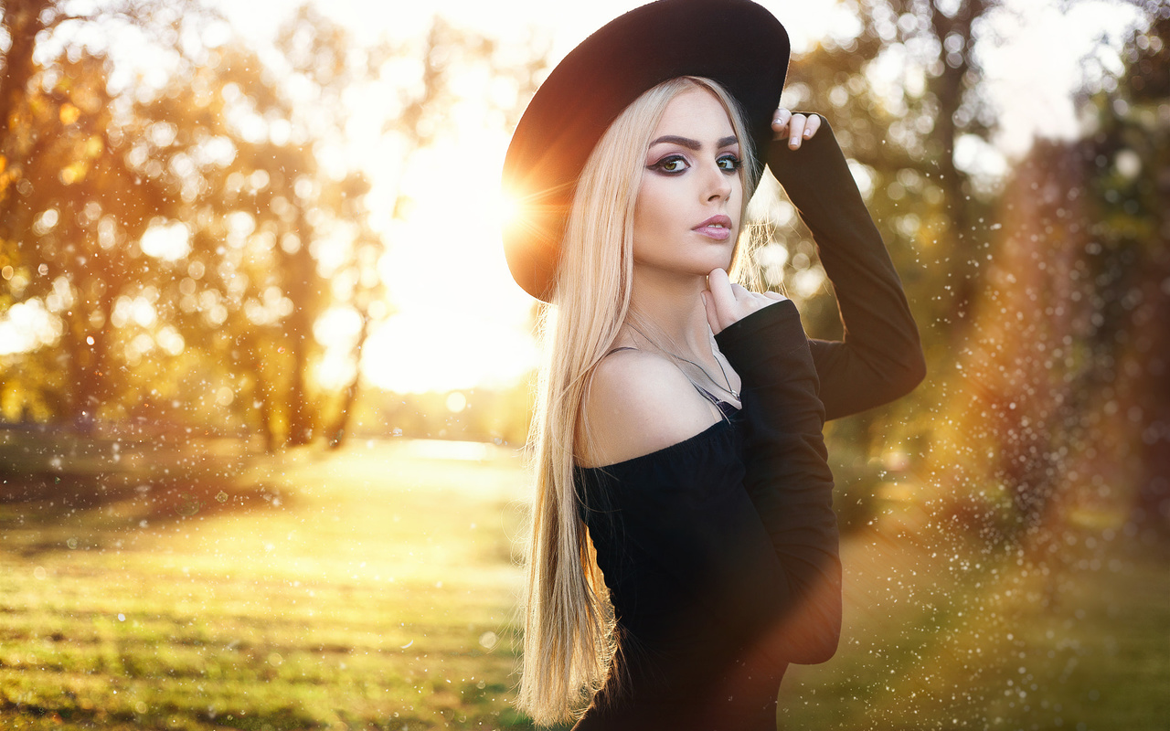 women, blonde, depth of field, black dress, hat, portrait, women outdoors, long hair, eyeliner