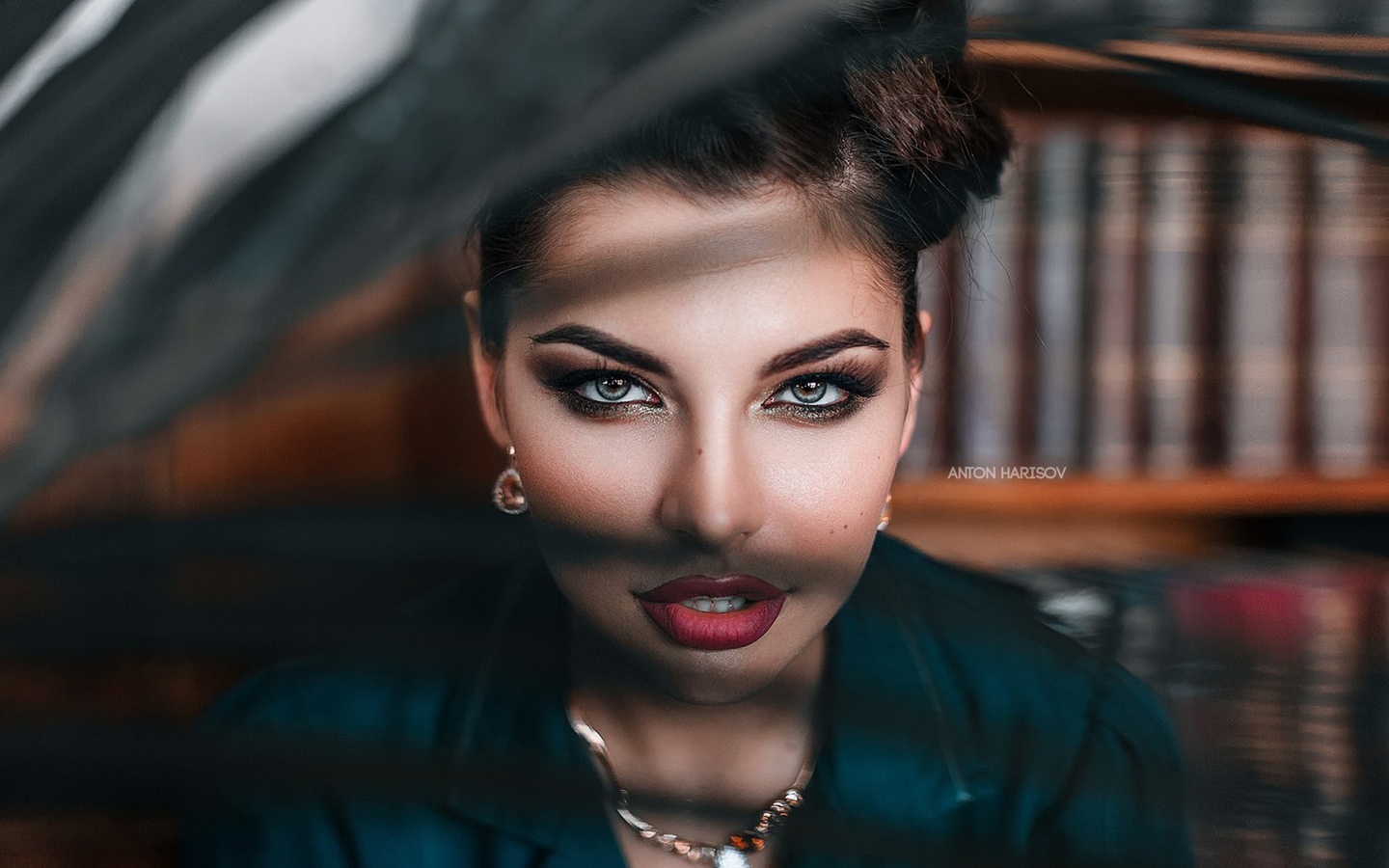 women, face, anton harisov, fotoshi toshi, red lipstick, portrait, necklace