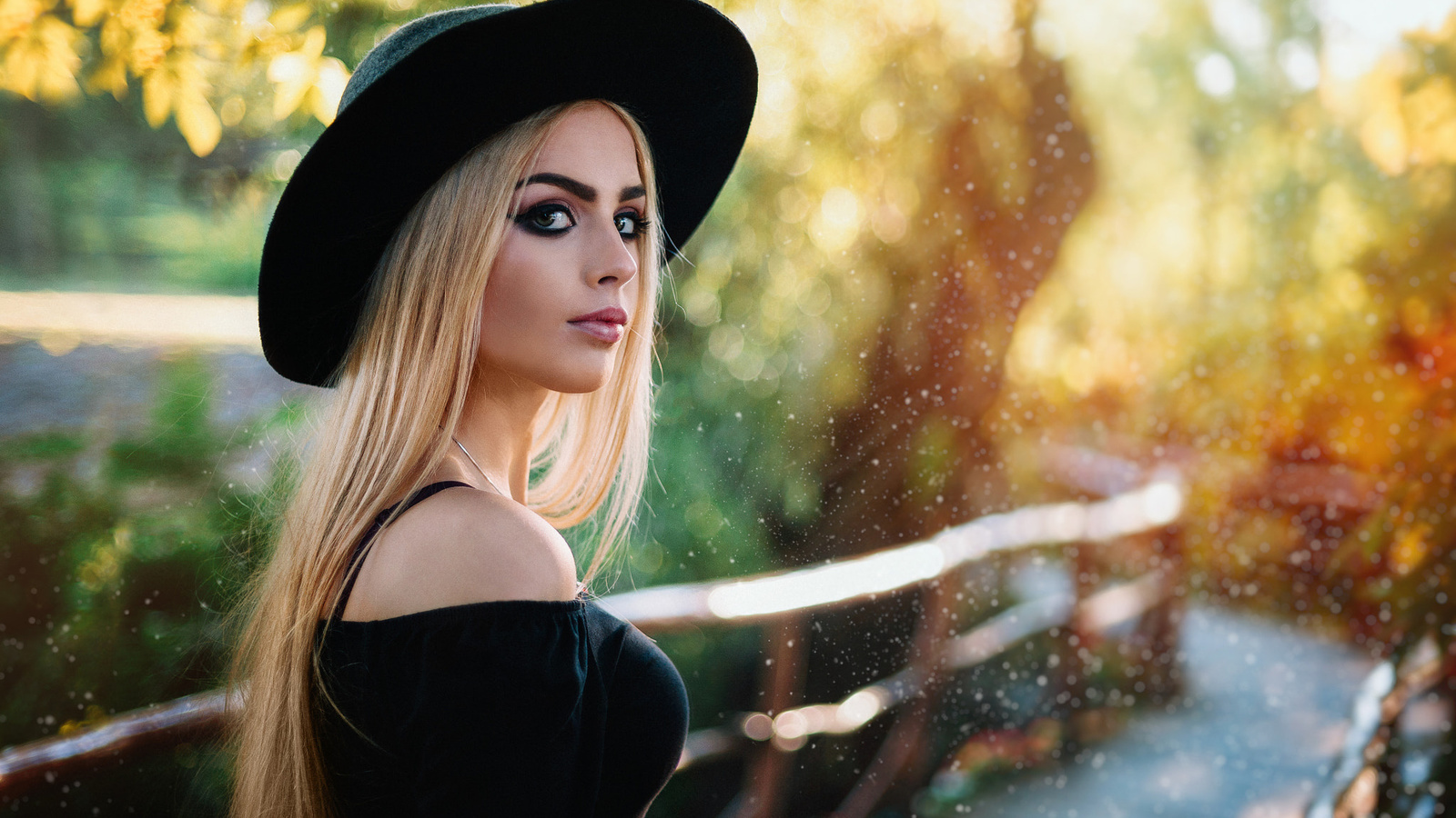 women, blonde, depth of field, black dress, hat, portrait, women outdoors, long hair, eyeliner