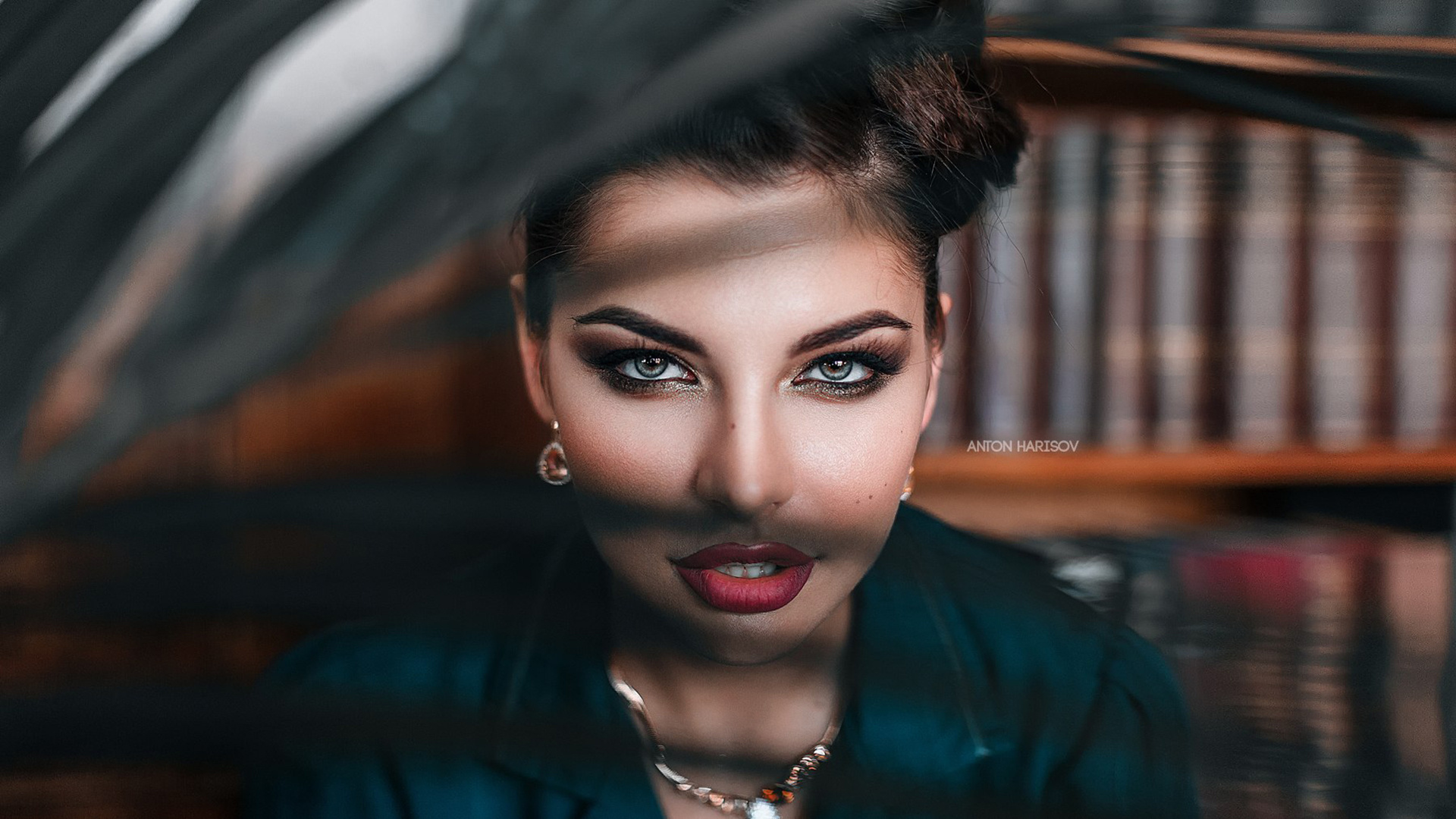 women, face, anton harisov, fotoshi toshi, red lipstick, portrait, necklace