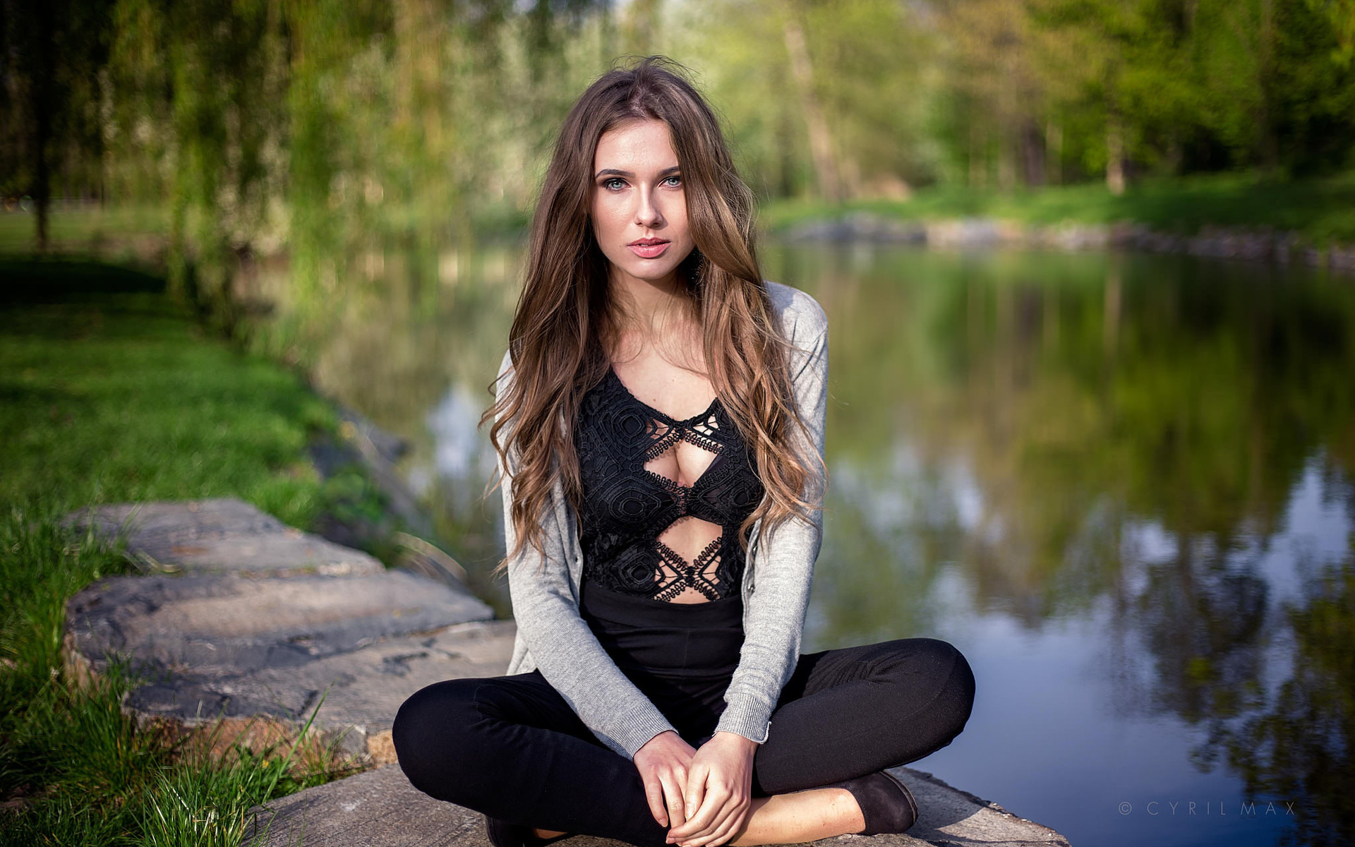 women, portrait, sitting, depth of field, women outdoors, river