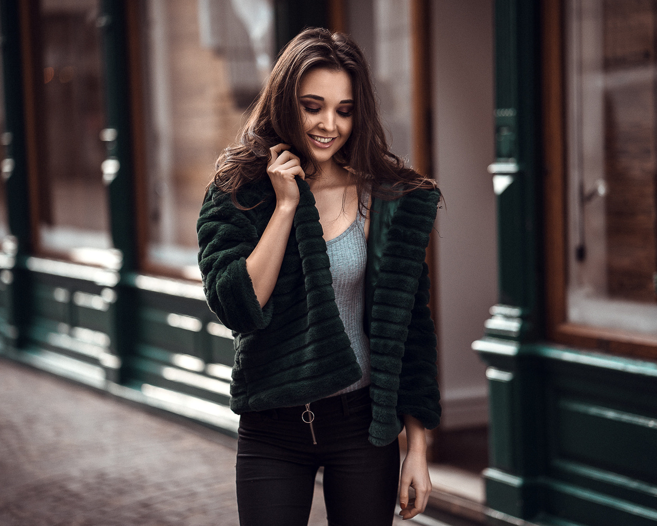 women, portrait, women outdoors, smiling, sweater, pants, depth of field