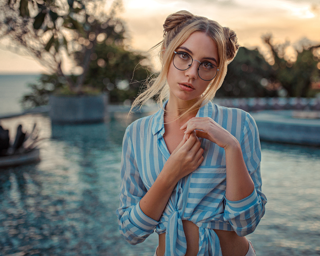 ksenia kokoreva, women, hairbun, portrait, depth of field, blonde, women outdoors, 