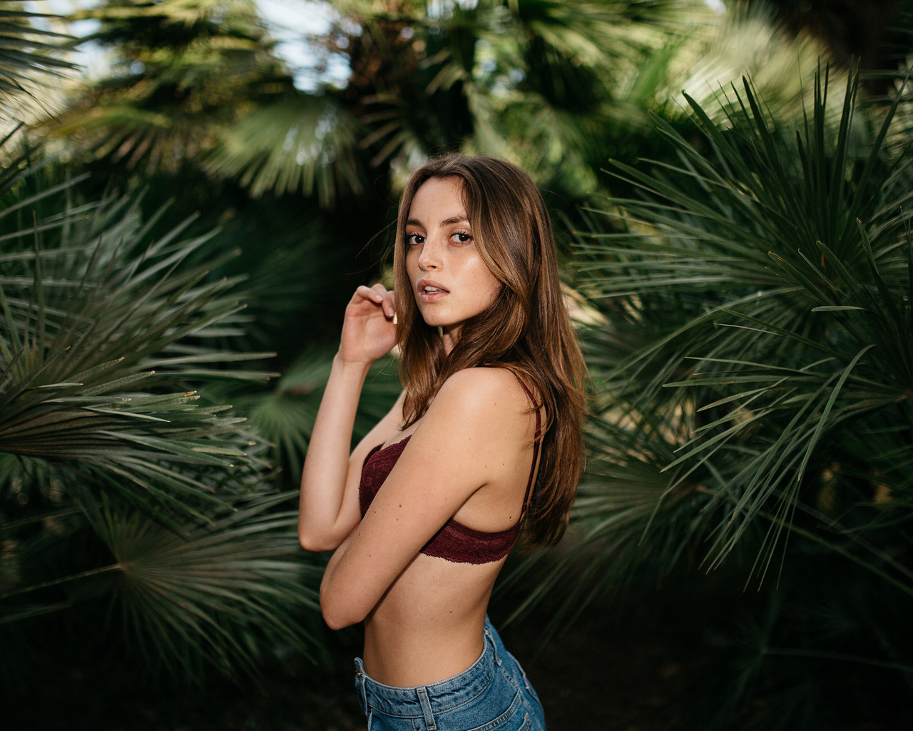 women, brunette, tanned, depth of field, denim