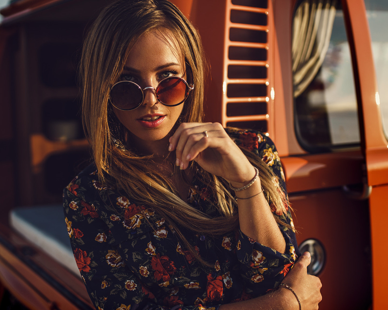 women, blonde, face, portrait, women outdoors, women with glasses, sunglasses, car