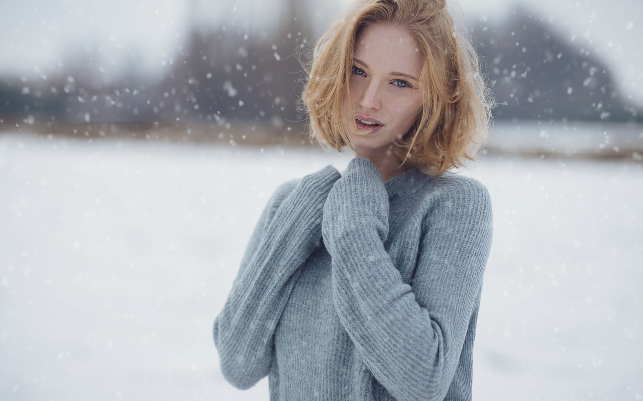 women, blonde, blue eyes, snow, portrait, depth of field, women outdoors