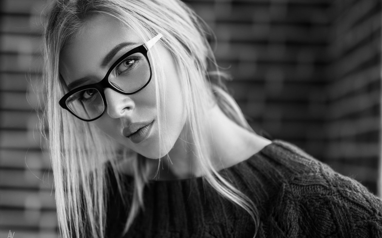 women, face, portrait, monochrome, women with glasses, depth of field, wall