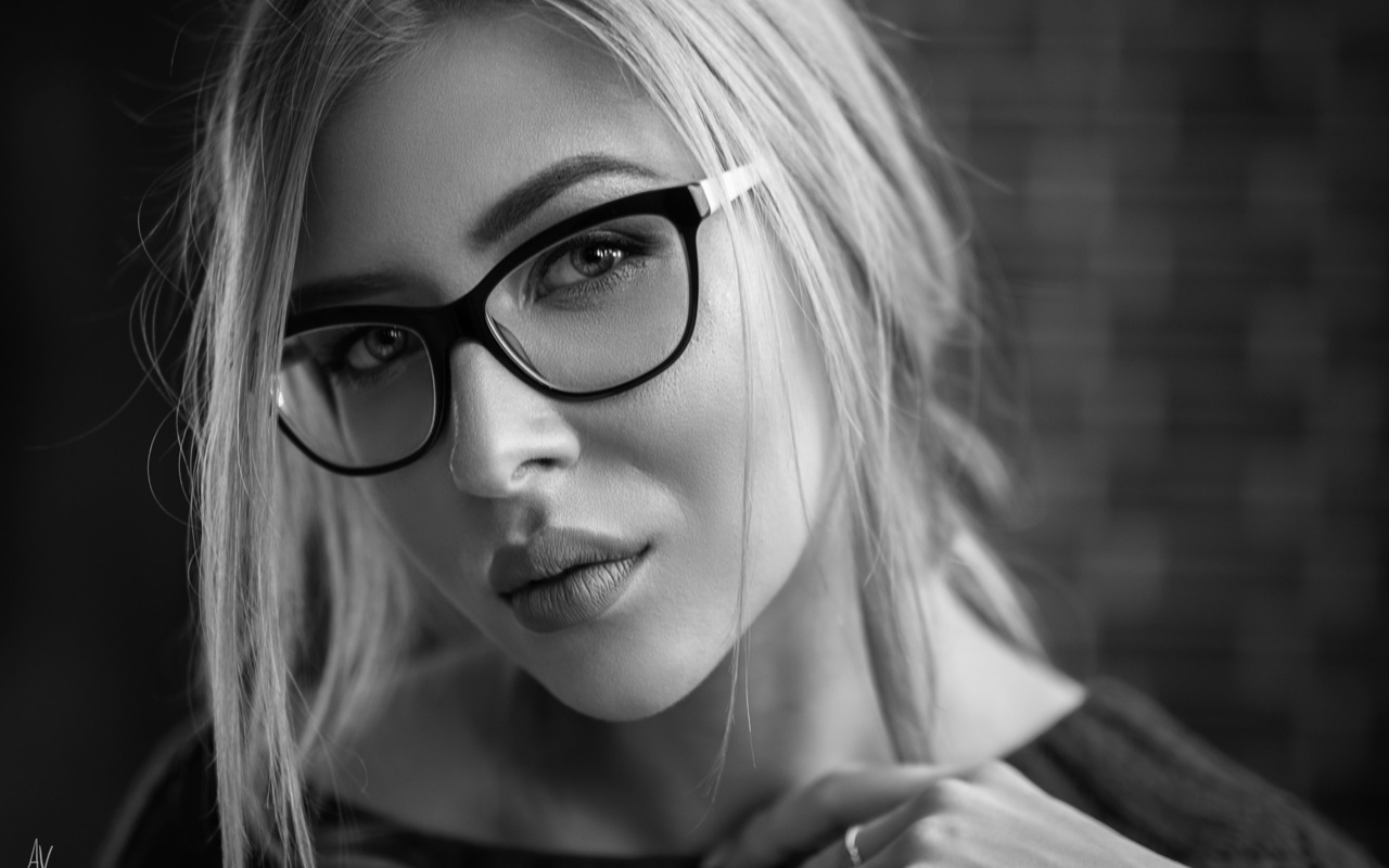 women, monochrome, face, portrait, women with glasses, depth of field