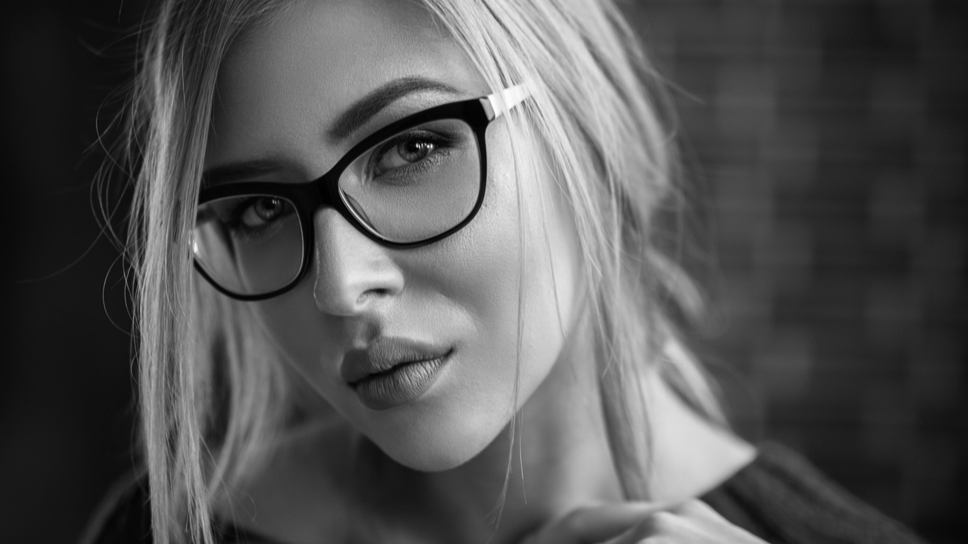 women, monochrome, face, portrait, women with glasses, depth of field