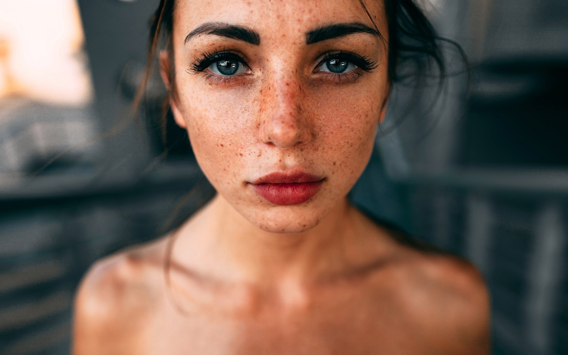 women, face, freckles, depth of field, blue eyes, red lipstick