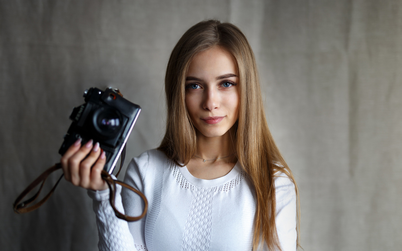 women, blue eyes, camera, blonde, face, portrait, pink nails