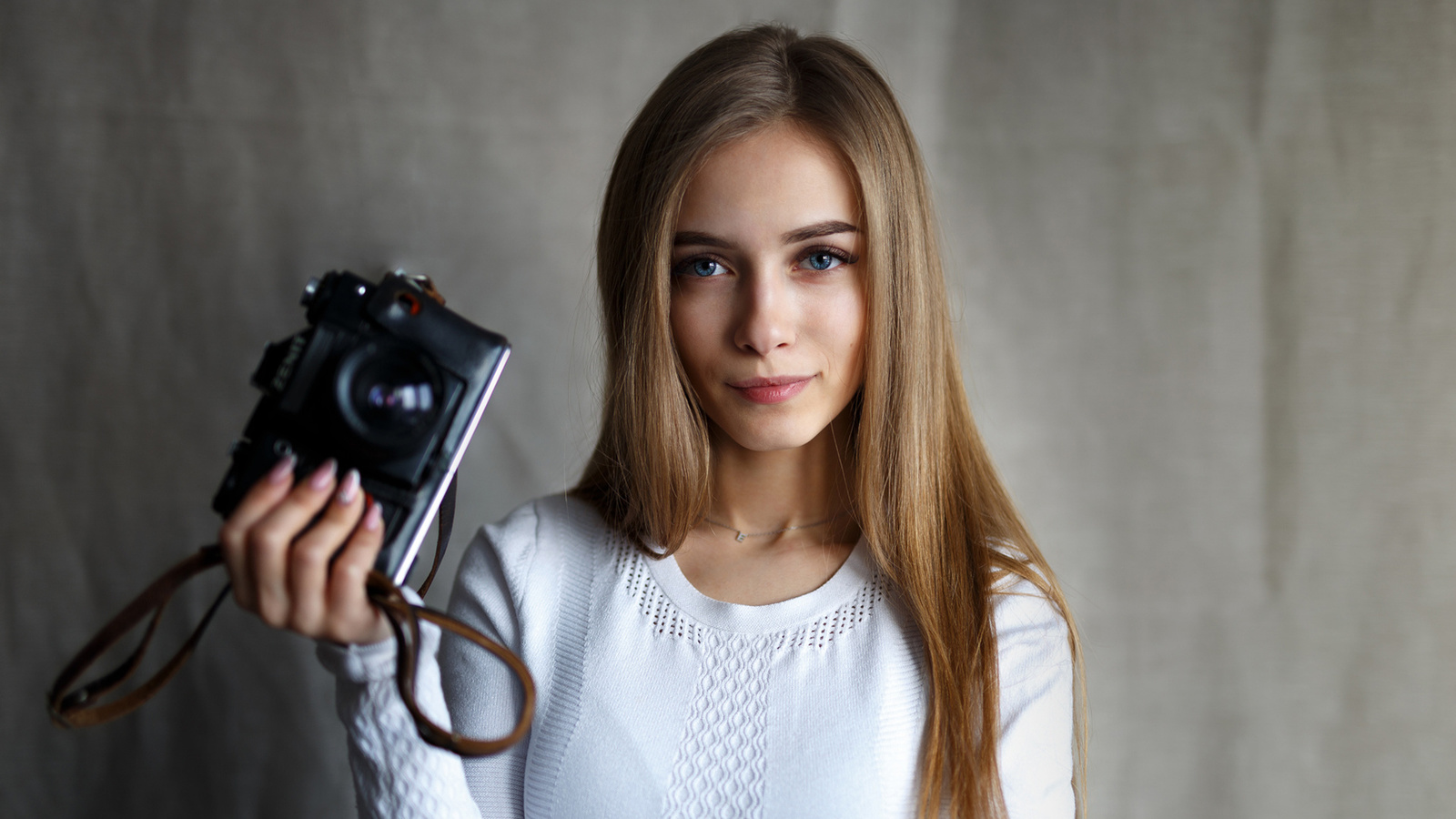 women, blue eyes, camera, blonde, face, portrait, pink nails