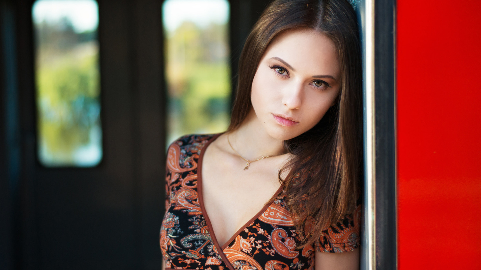 catherine timokhina, women, maxim maximov, portrait, necklace