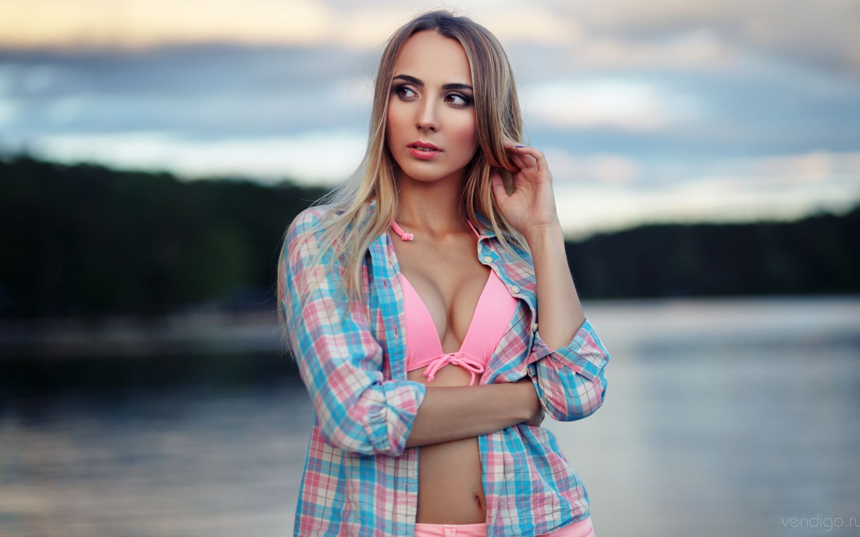 women, blonde, portrait, pink bikinis, shirt, women outdoors, belly, depth of field, looking away