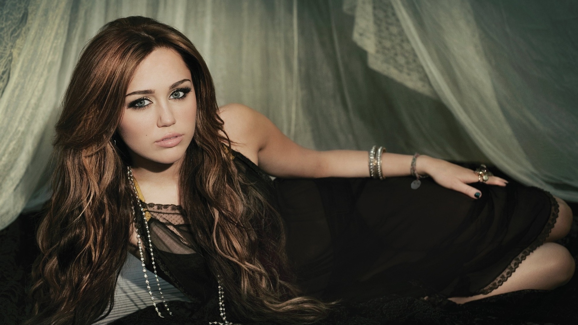 , , miley cyrus brune, , , 