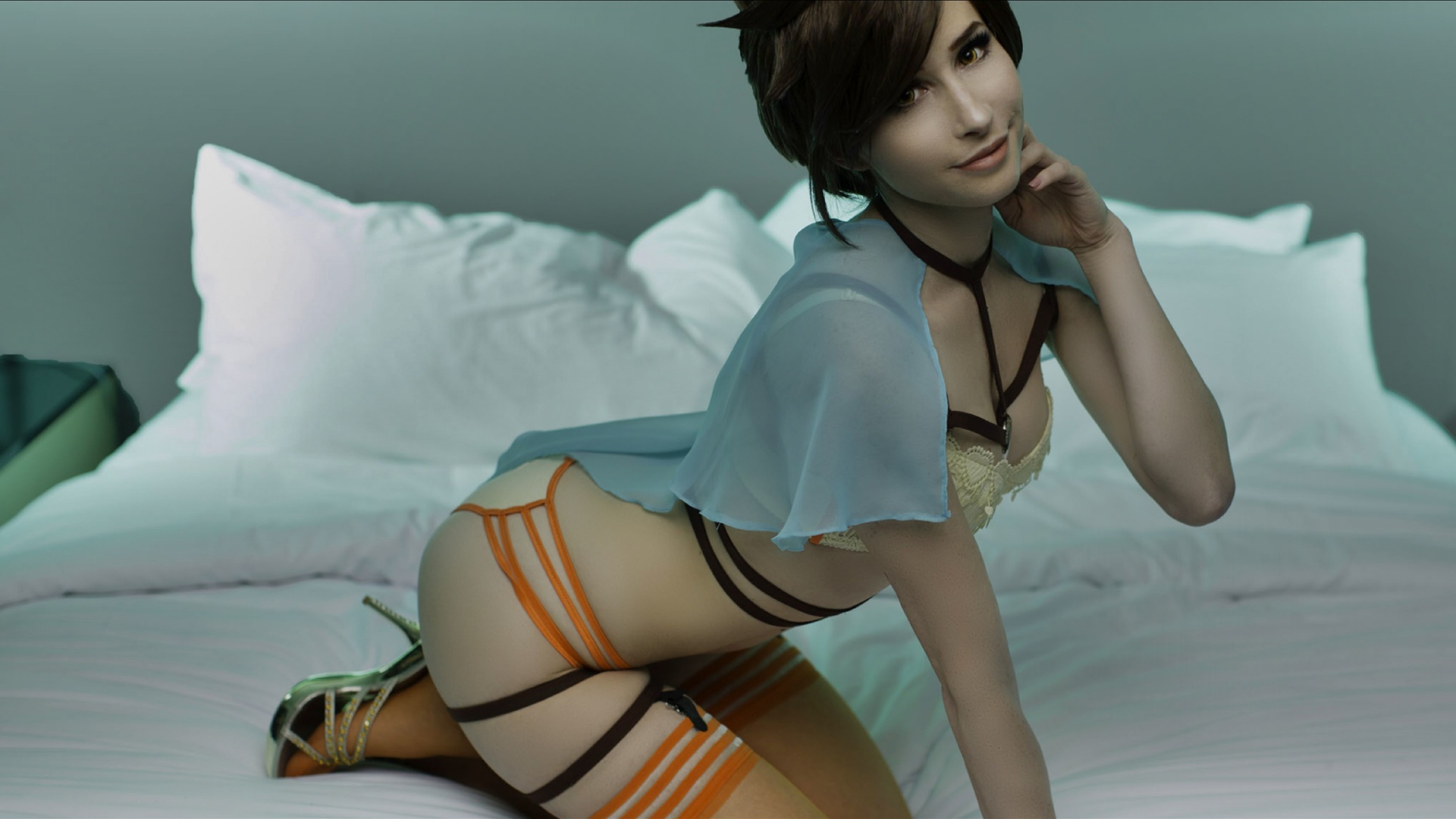 wallpaper bindi smalls, model, cosplay, overwatch, lingerie, knee-highs, heels, kneeling, tracer, sexy