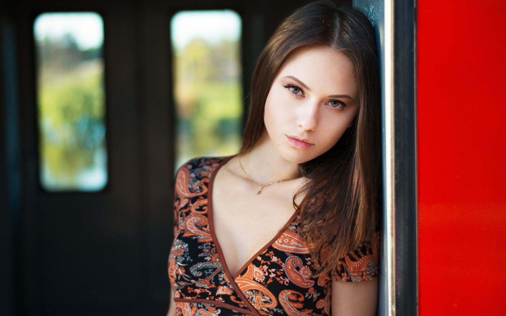 catherine timokhina, women, maxim maximov, portrait, necklace