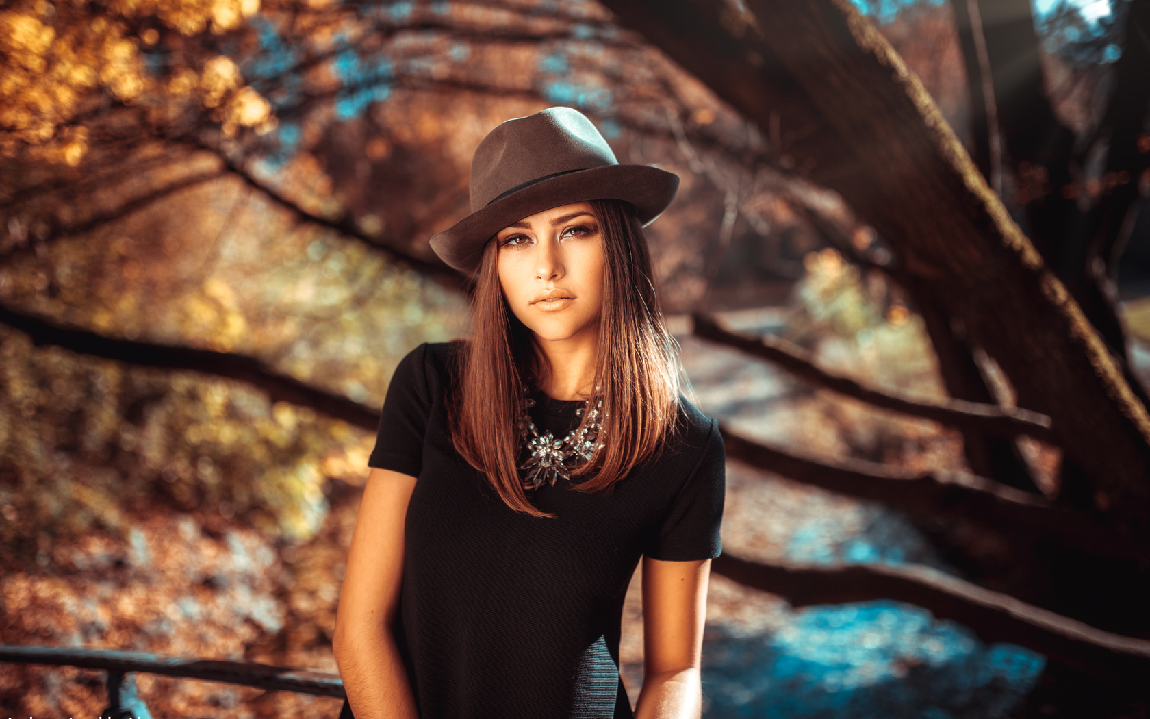 women, hat, trees, portrait, depth of field, andreas joachim lins, river