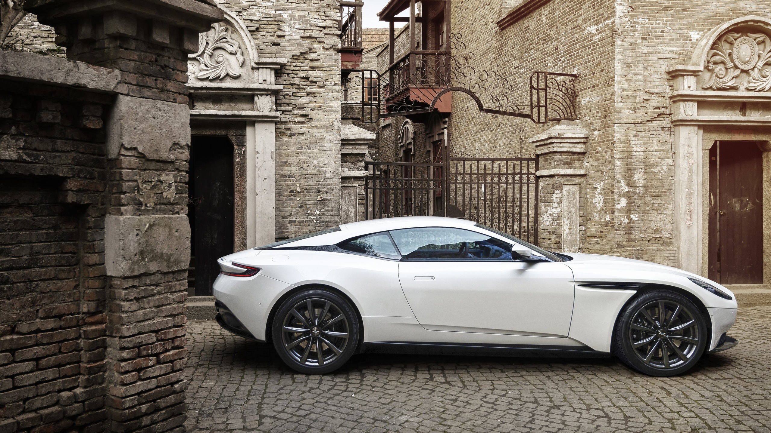 aston martin, db11, v8