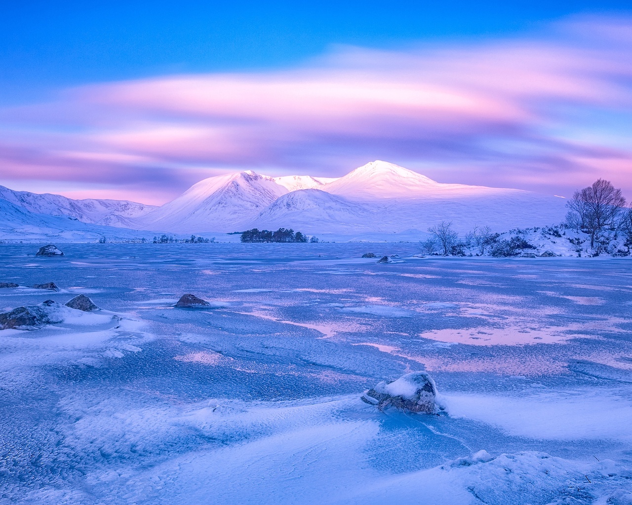 clouds, swamp, plain, ice, rannoch moor, scotland, trees, winter, mountains, snow, stones