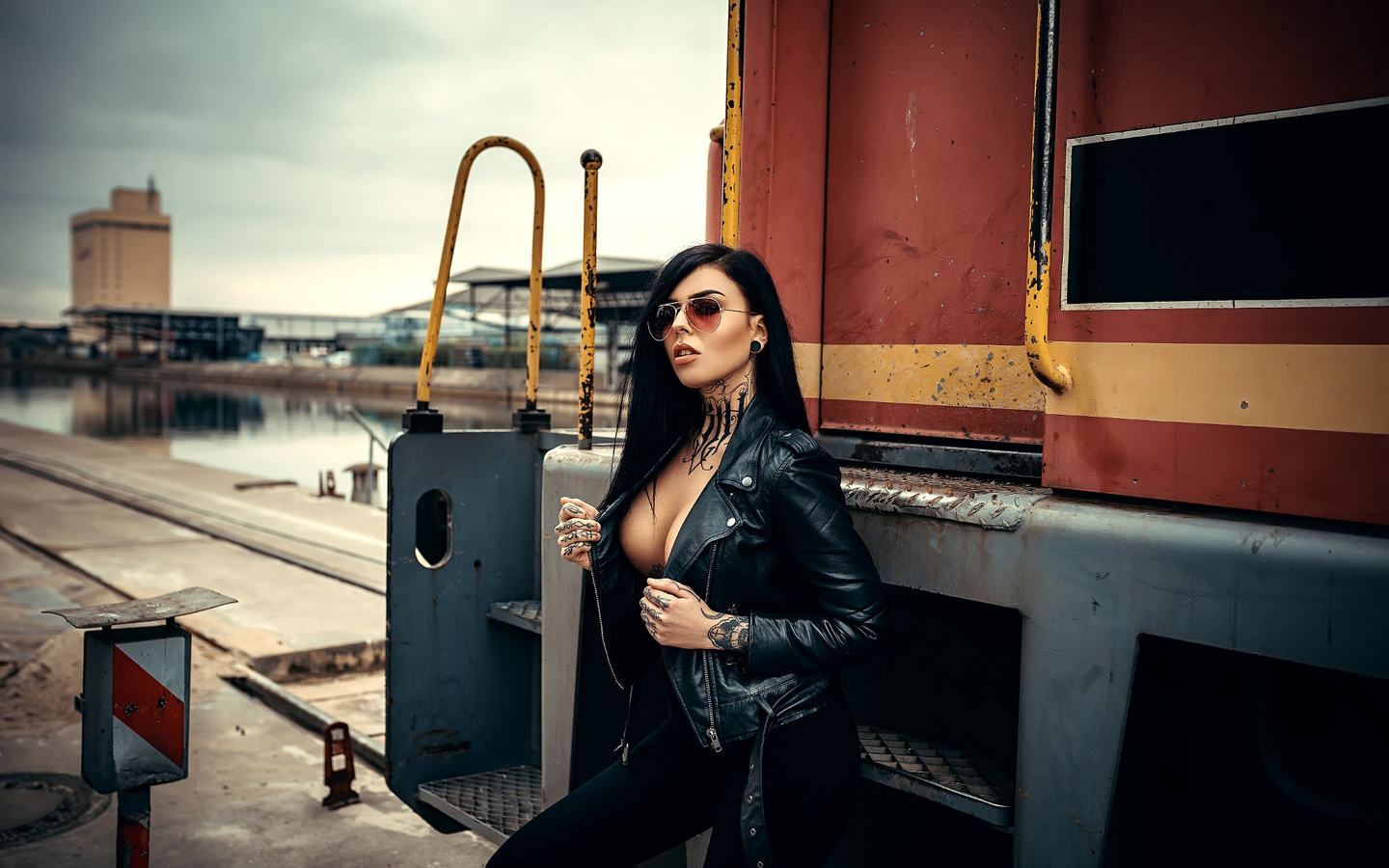 women, sunglasses, boobs, tattoo, leather jackets, train, pants, piercing, black clothing, black hair, women outdoors