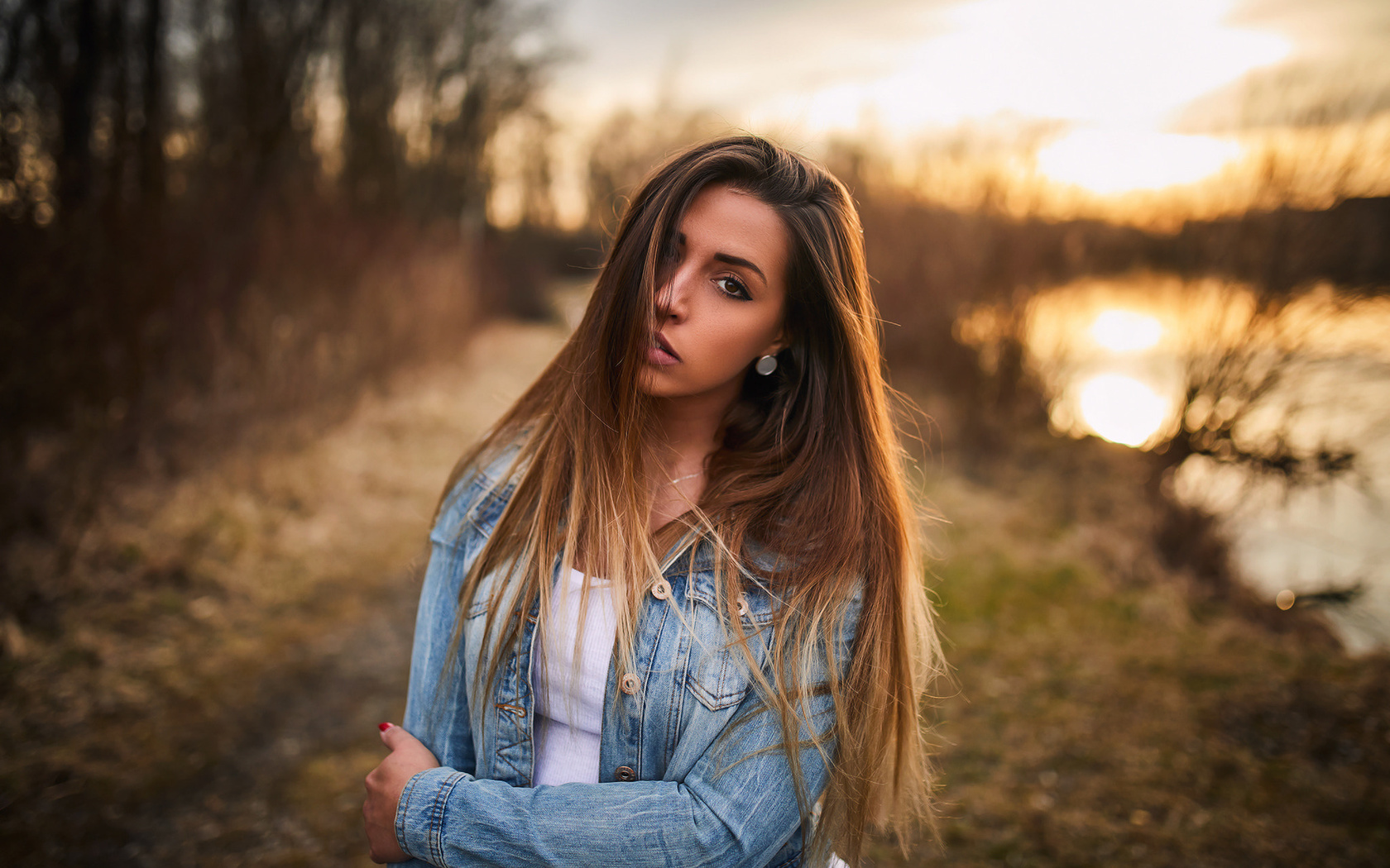 women, portrait, red nails, blonde, denim, women outdoors, depth of field, pink lipstick, , 