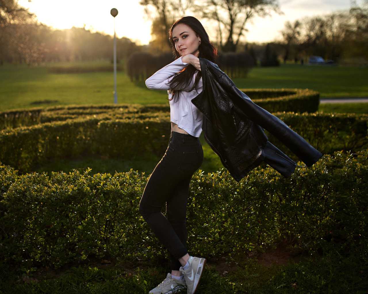 women, jeans, sneakers, nike, smiling, leather jackets, trees, women outdoors, sunset