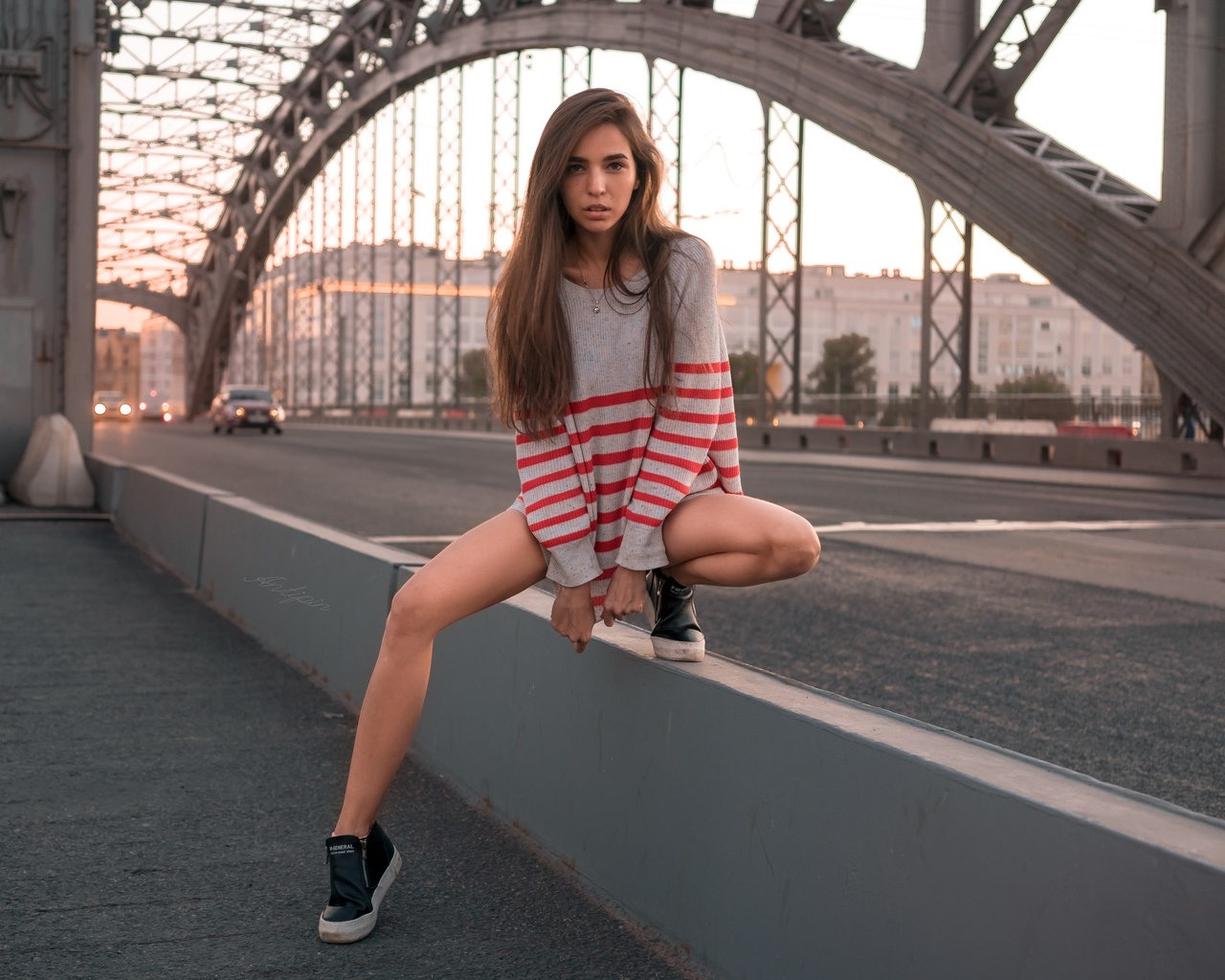 women, portrait, sneakers, bridge, women outdoors, skinny, necklace, tanned