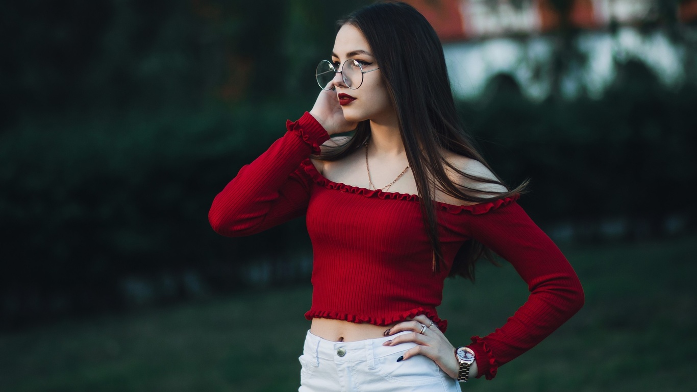 women, portrait, red lipstick, women with glasses, women outdoors, bare shoulders, pants, necklace, depth of field, black nails, eyeliner