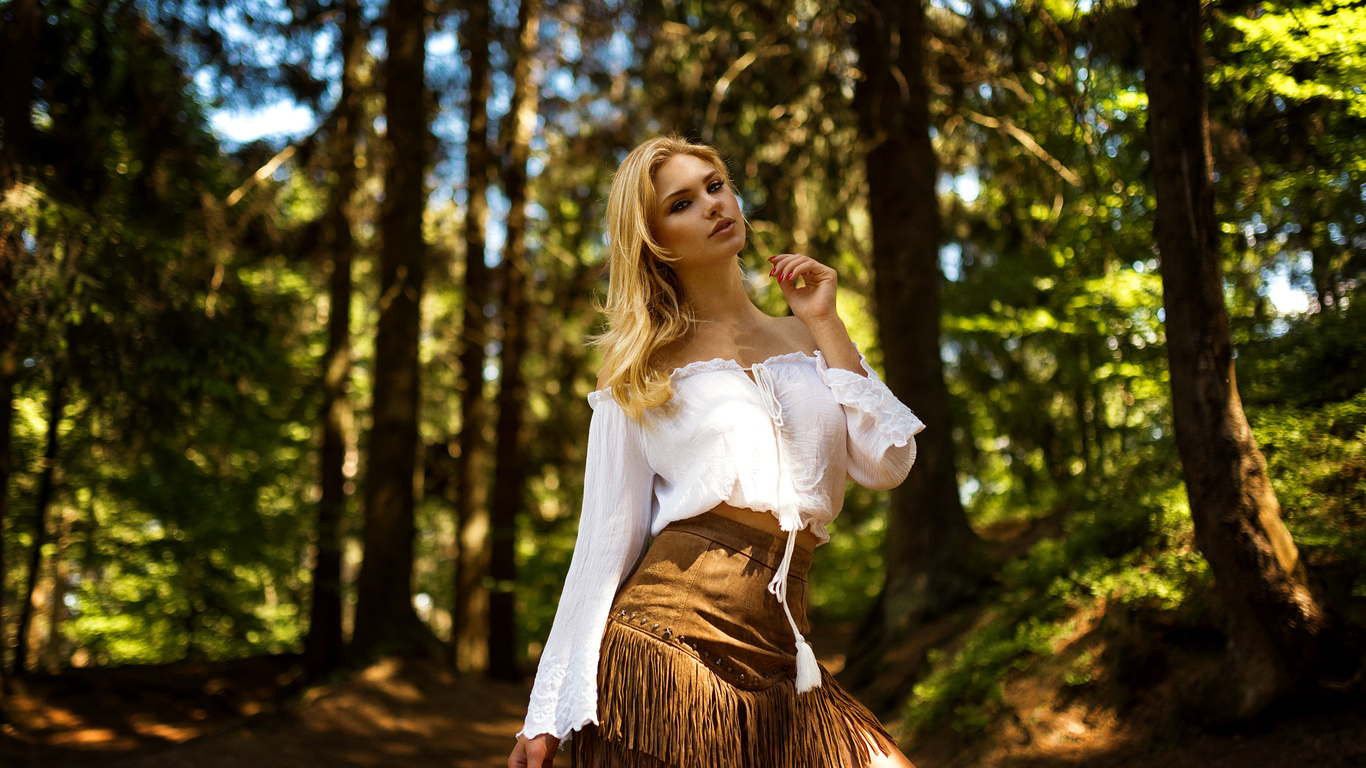 women, tanned, blonde, miro hofmann, women outdoors, trees, skirt, portrait, red nails, bare shoulders